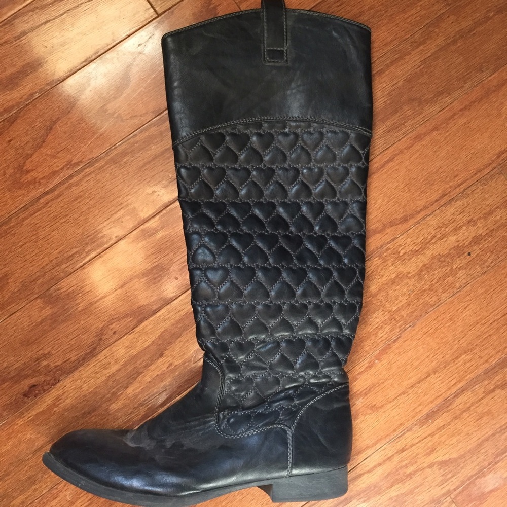 Black boots