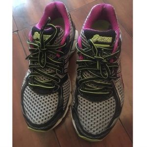 Women's Asics GT-2000