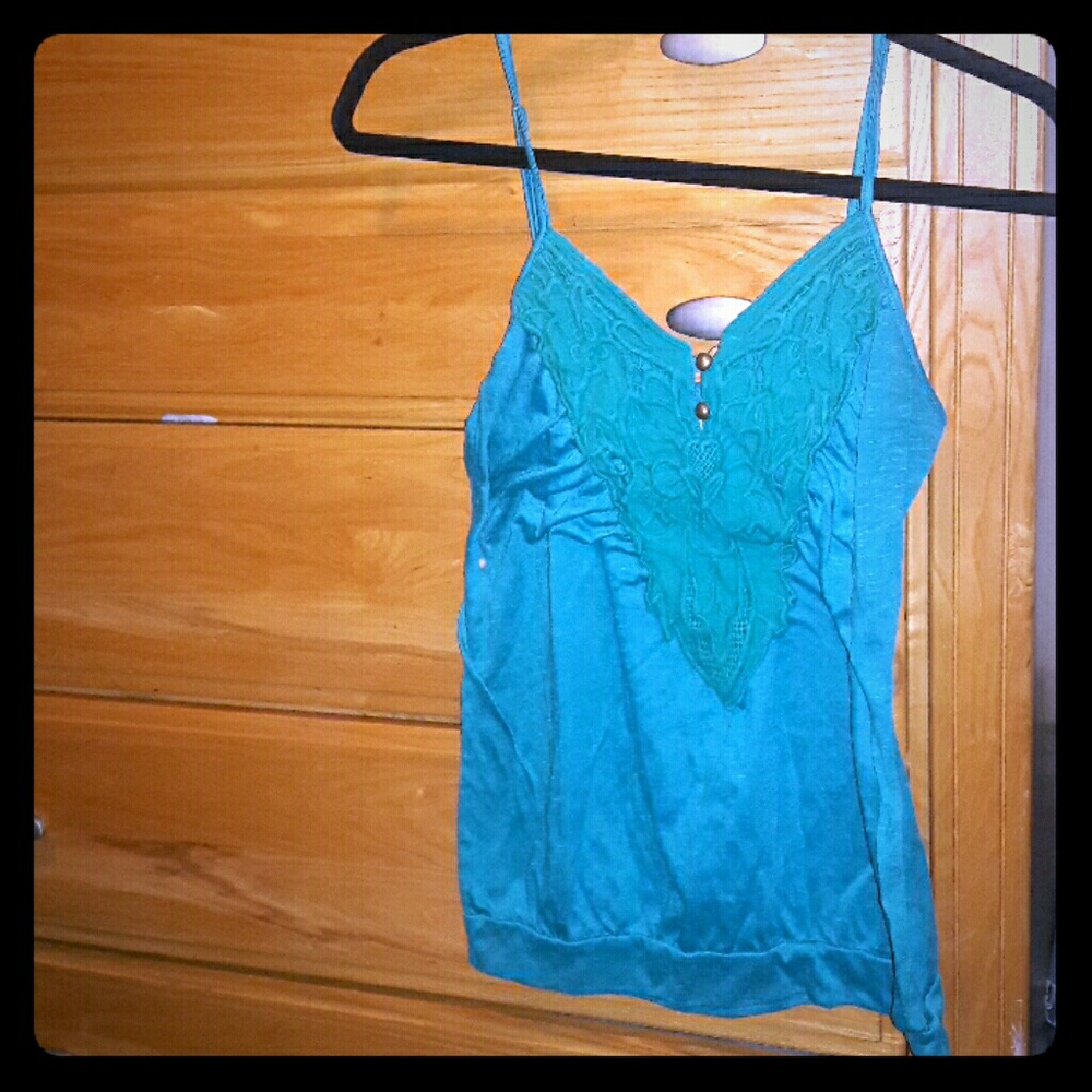 No Boundaries  dressed up tank