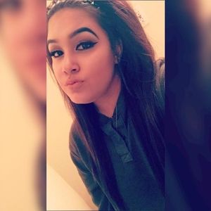 Meet your Posher, Connie