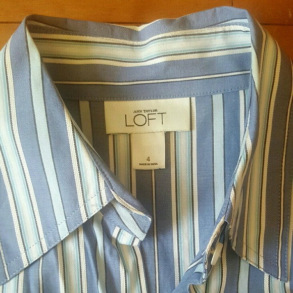 Woman's Ann Taylor LOFT Button Down Blouse, Size 4 - Picture 2 of 3