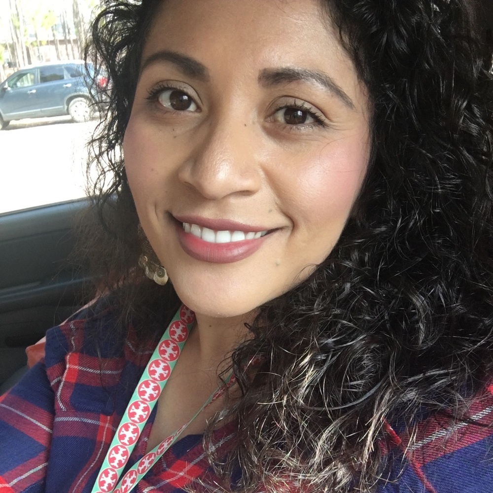 Meet your Posher, Yessica