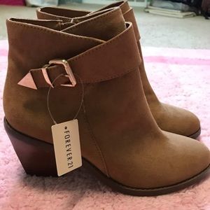 Forever 21 ankle booties. Brand new SZ 8. Tan