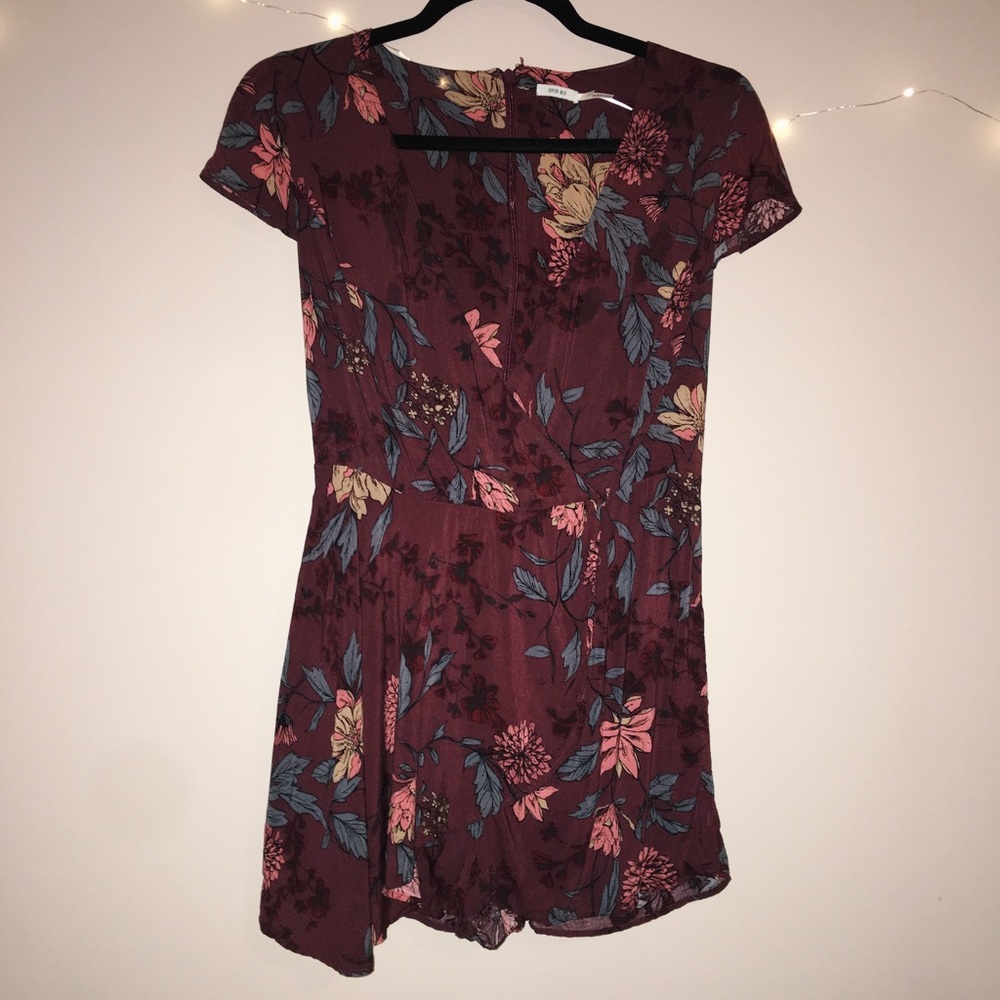 Urban Outfitters | Floral Romper