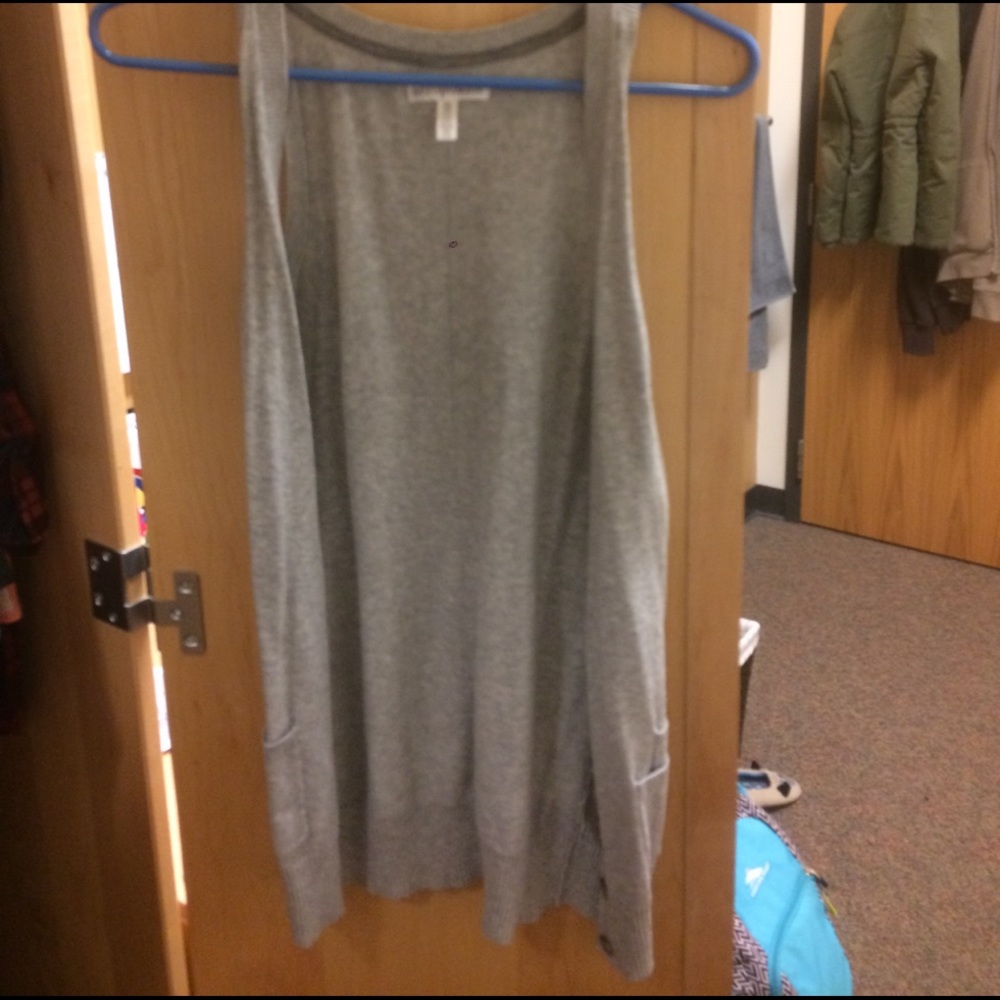 Sleeveless cardigan