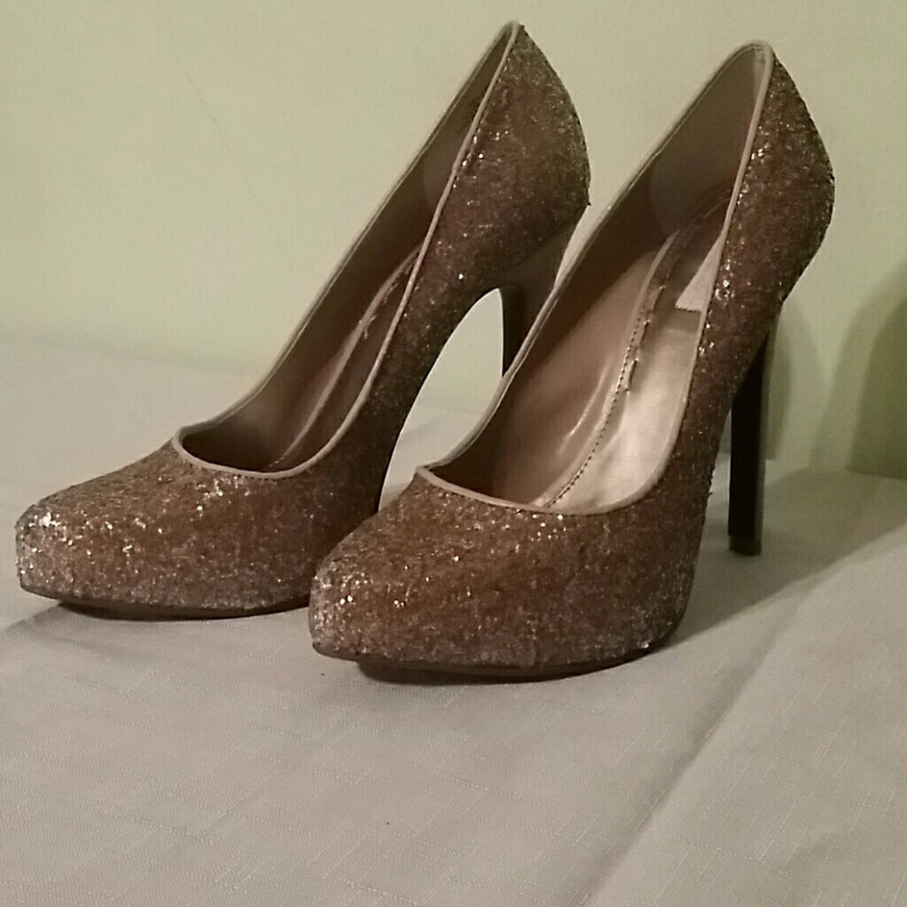 Gold Glittery Pumps