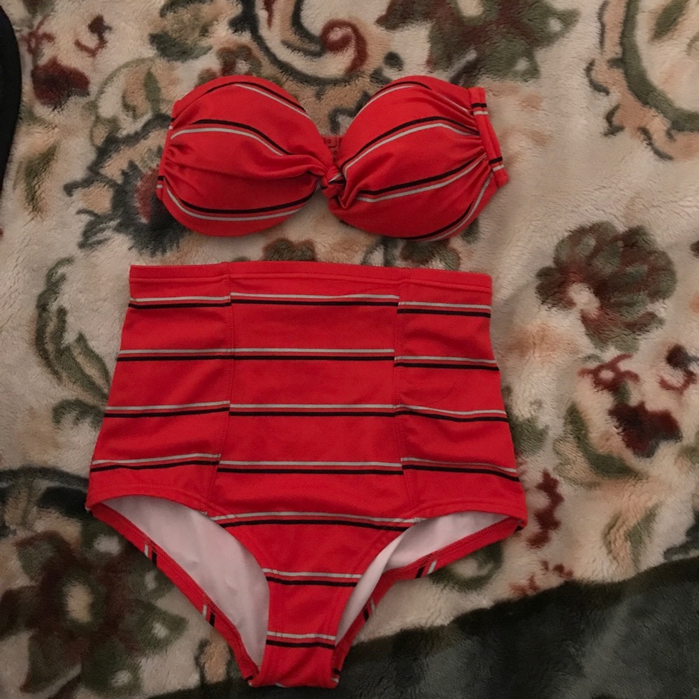 High wasted swimsuit