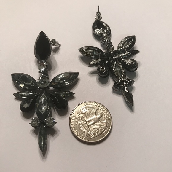 🆓🎁with purchase New Crystal Statement Earrings - Picture 3 of 3