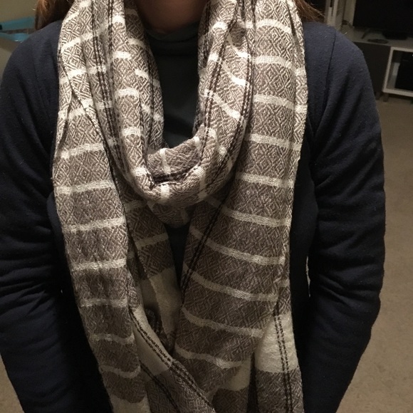 Rapti Fashion Stripe Cashmere Scarf. - Picture 2 of 4