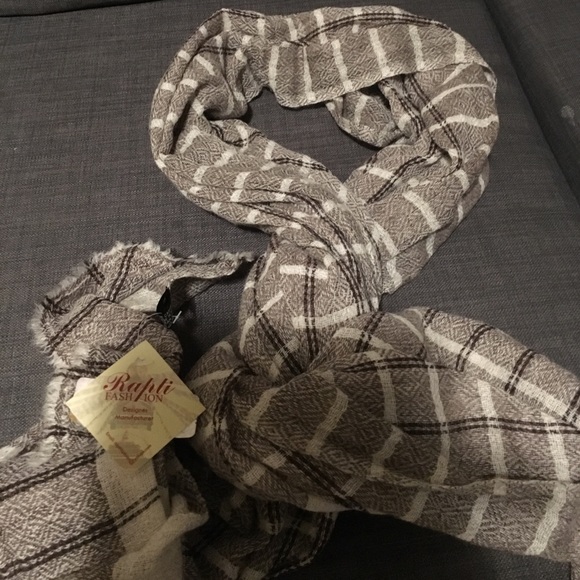 Rapti Fashion Stripe Cashmere Scarf. - Picture 4 of 4