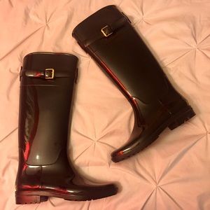Size 8. Ralph Lauren black rain boots