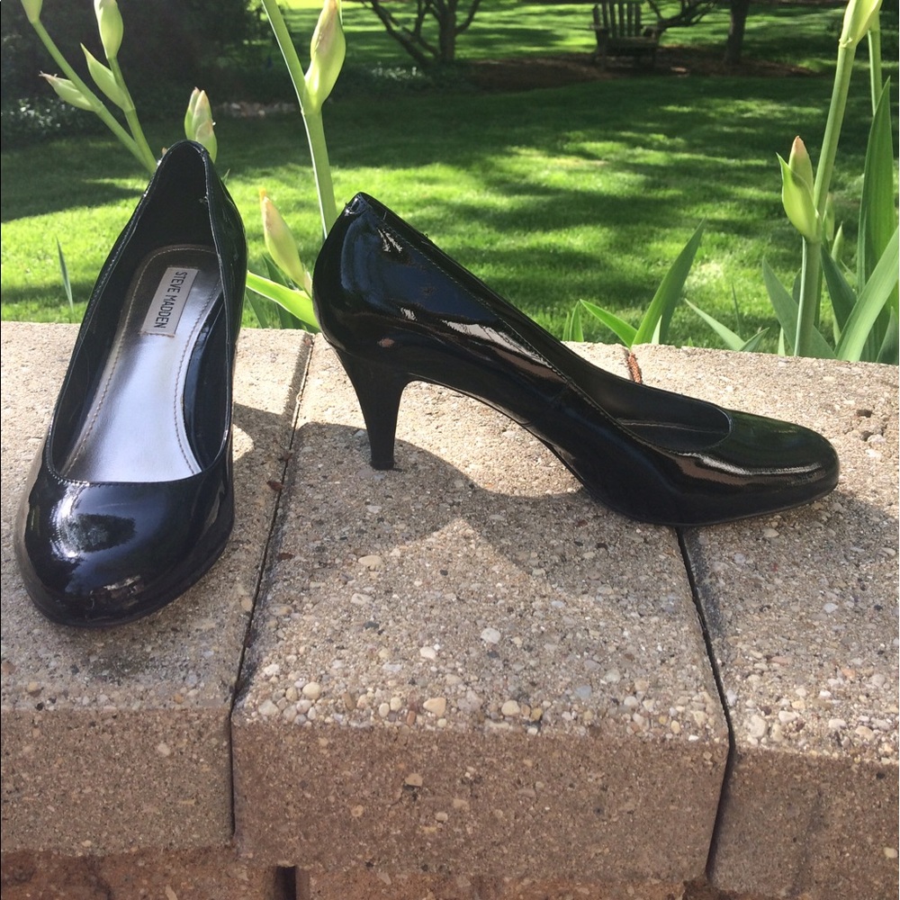 Steve Madden black patent leather heels