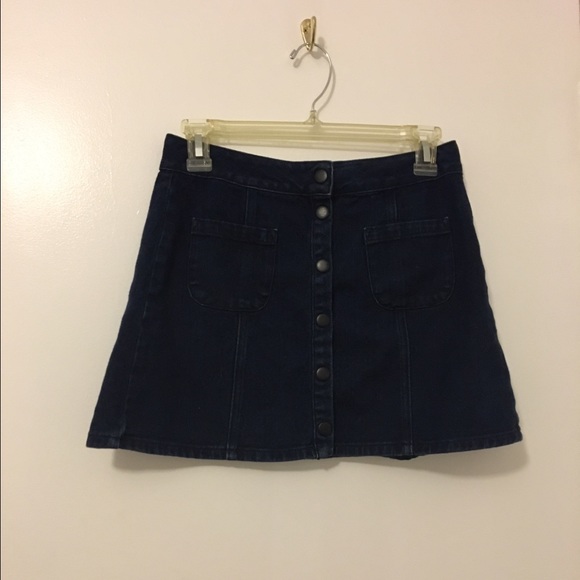 Brandy Melville Dresses & Skirts - Brandy Melville button down denim skirt