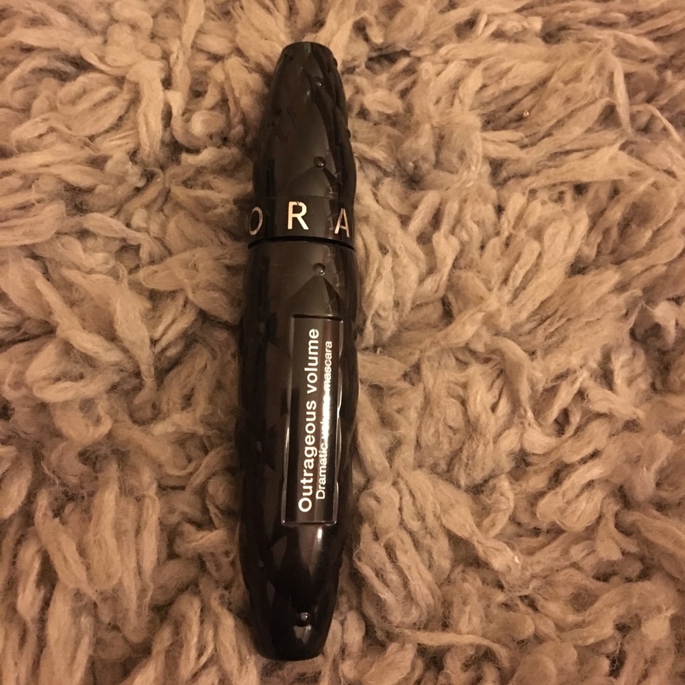 SEPHORA OUTRAGEOUS VOLUME MASCARA