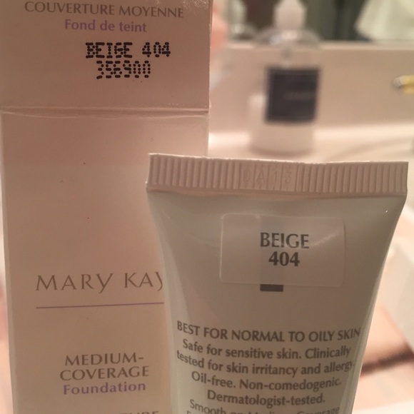 Mary Kay medium coverage foundation - Picture 2 of 3
