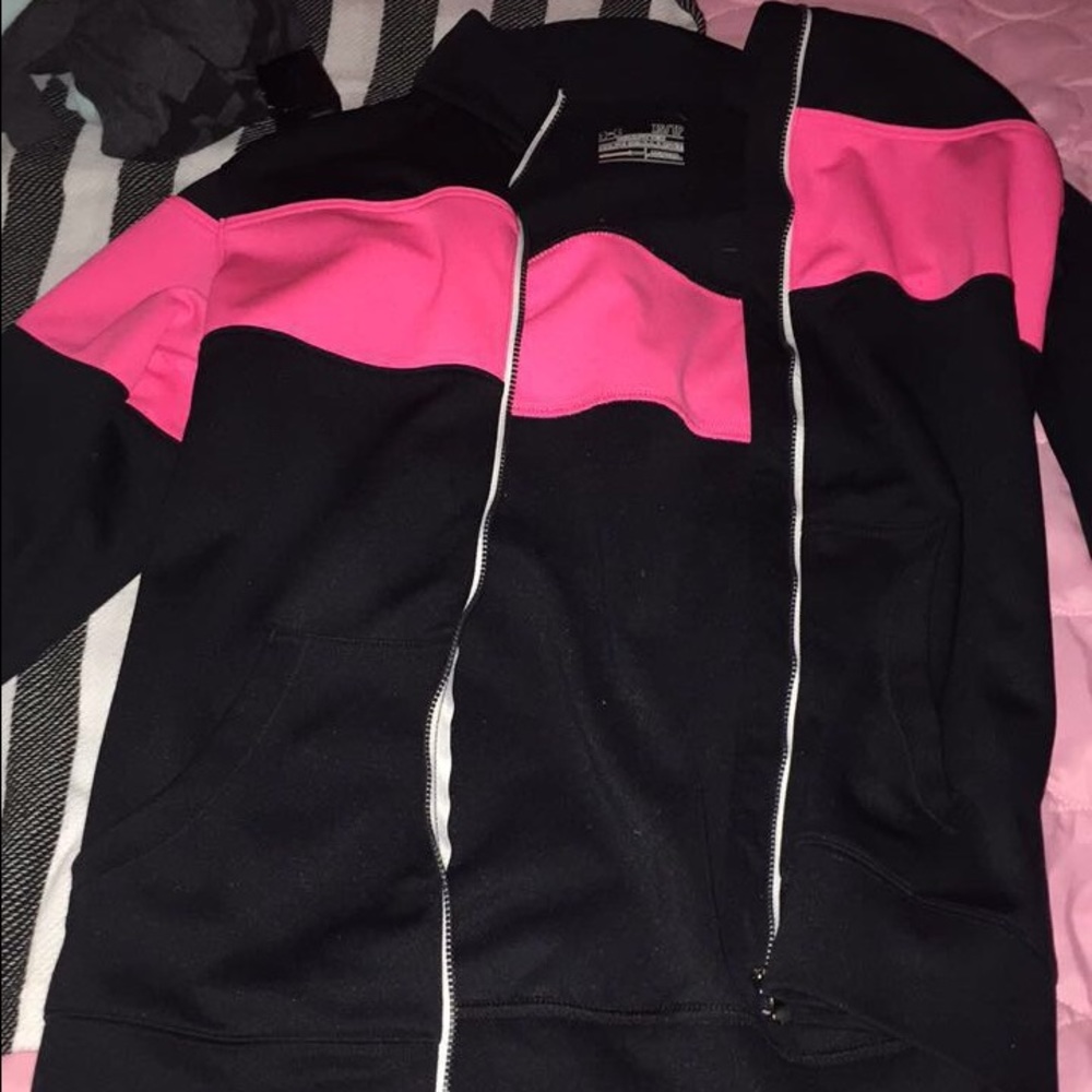 Under armor jacket in great shape