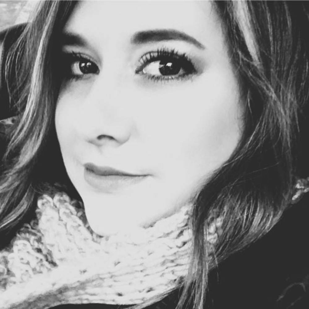 Meet your Posher, Caitlin
