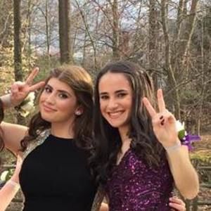 Meet your Posher, Chloe