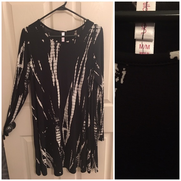 Tops, Cardigans, Sweaters OH MY! - Picture 4 of 8