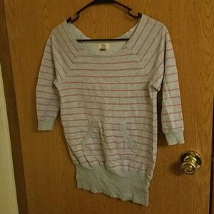 3/4 sleeve hooded shirt