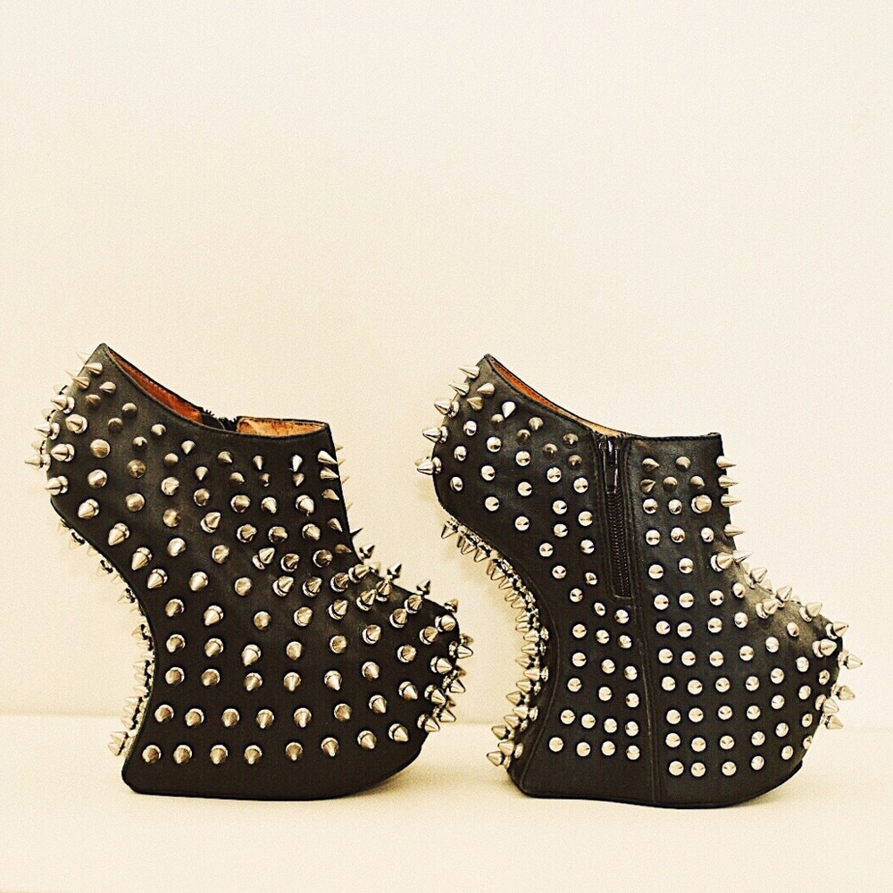 FLASH SALE! JEFFREY CAMPBELL SHADOW STUD