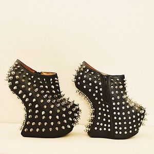 FLASH SALE! JEFFREY CAMPBELL SHADOW STUD