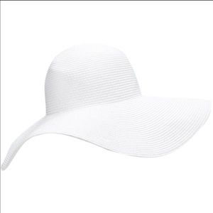 White floppy beach hat!!:)