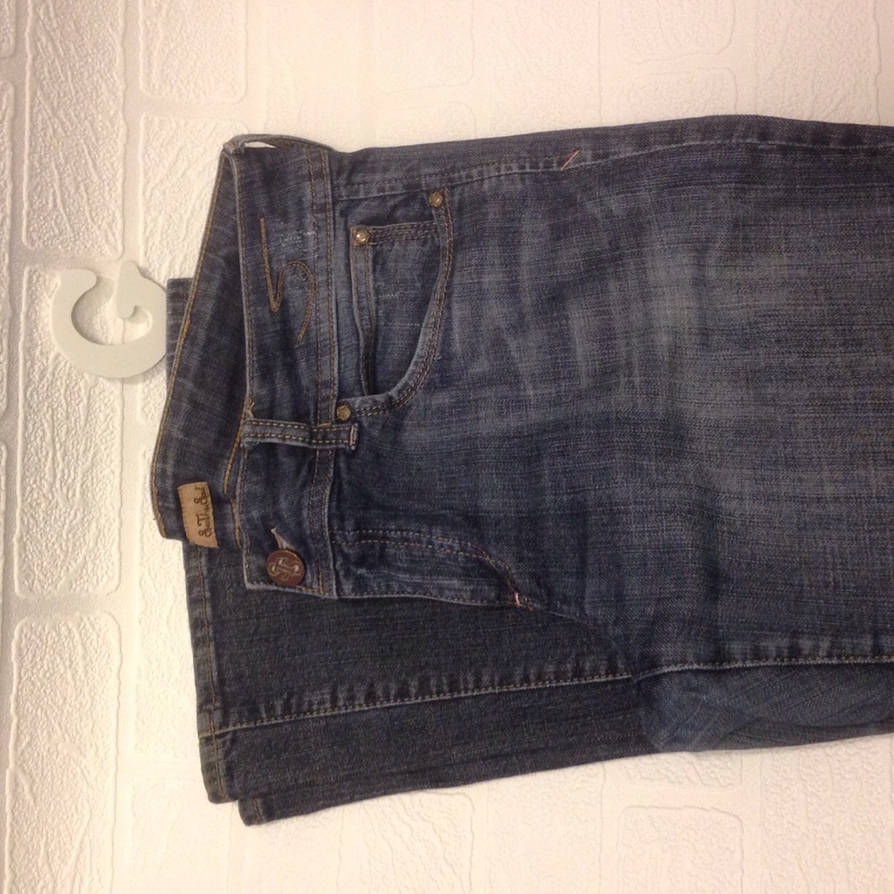 Size 30, 41" long total, 98% cotton 2% spandex