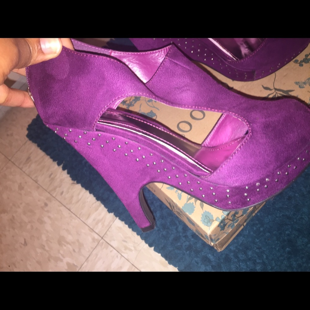 Platform Heels - Picture 2 of 3