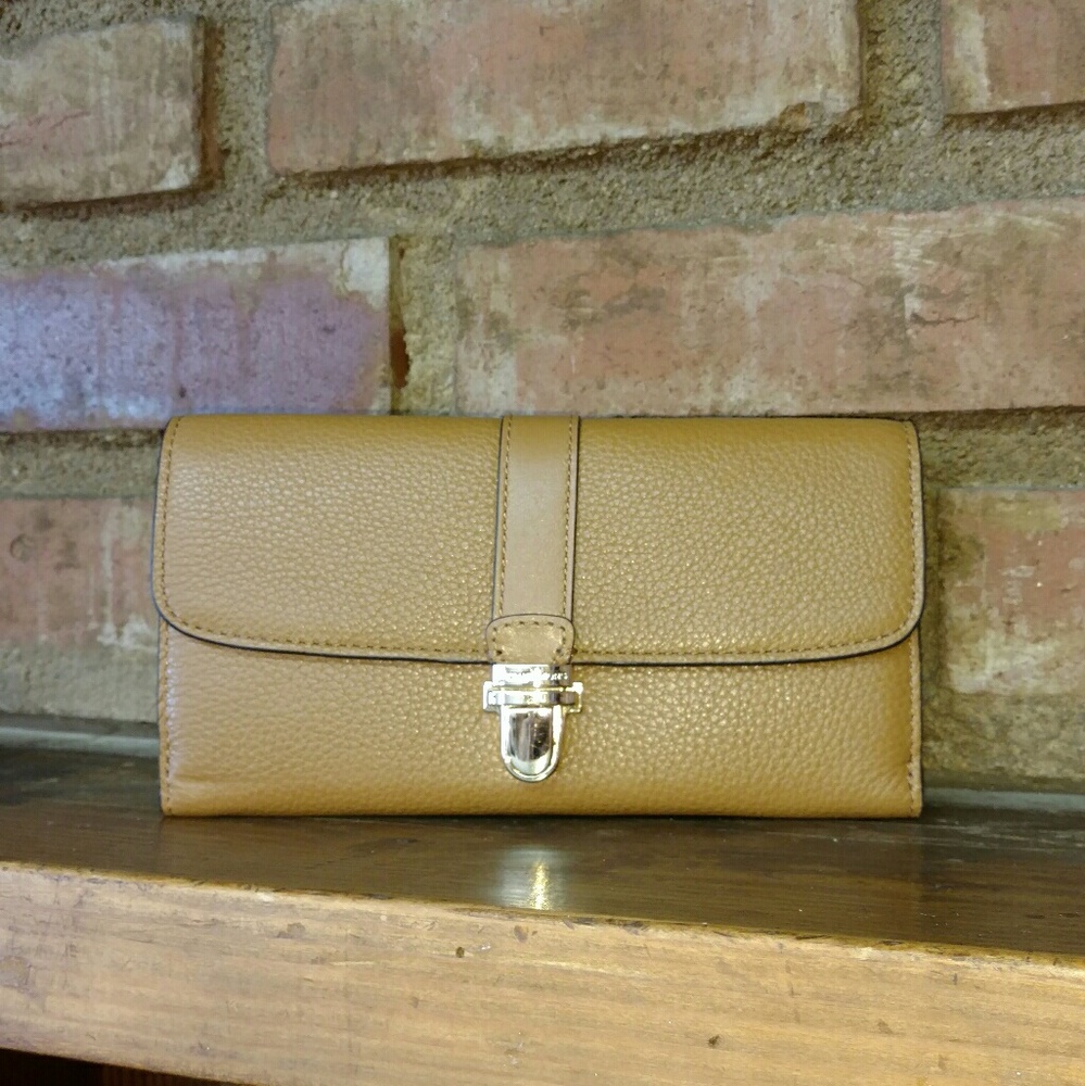 Michael Kors Charlton Wallet