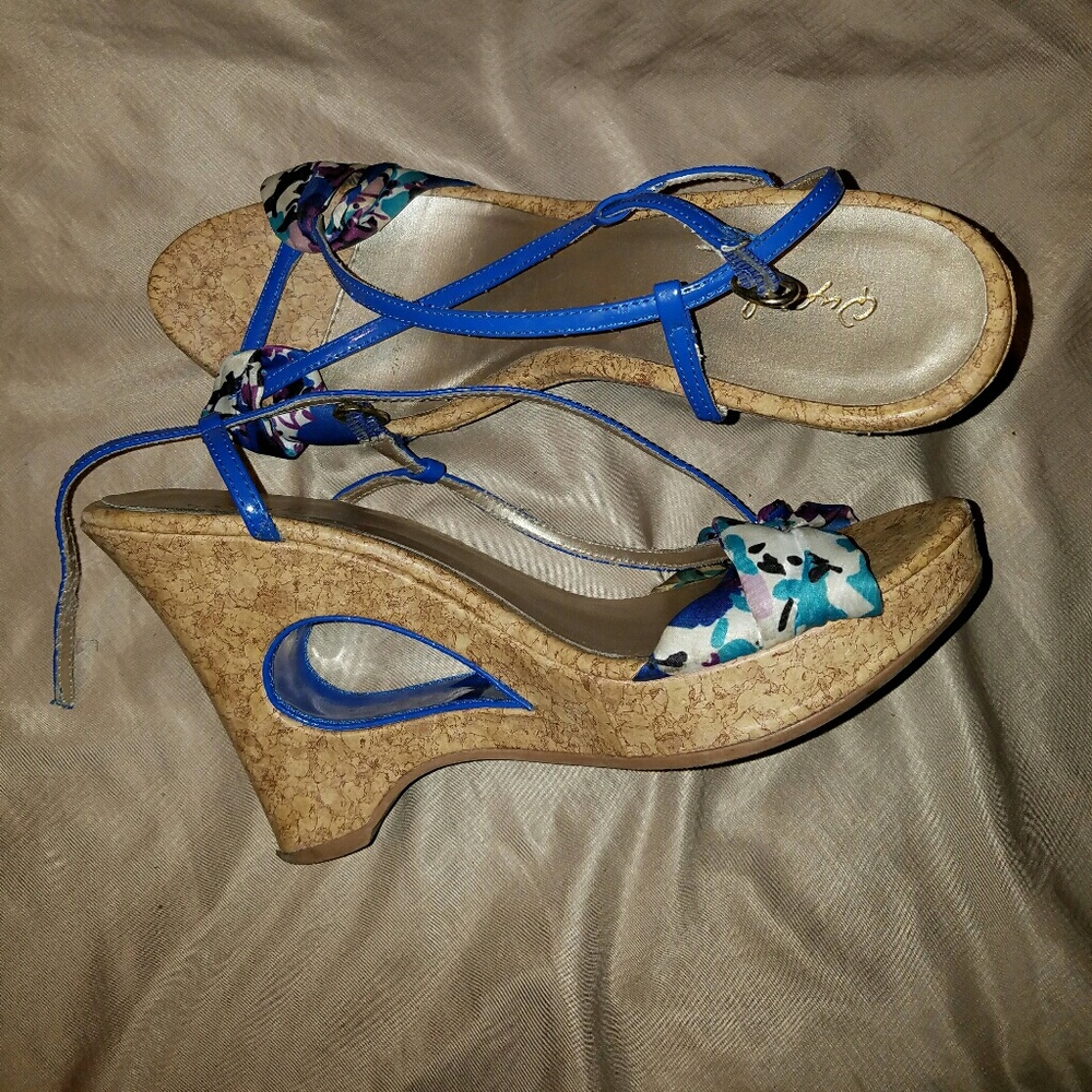 Size 10 strappy open toe wedges