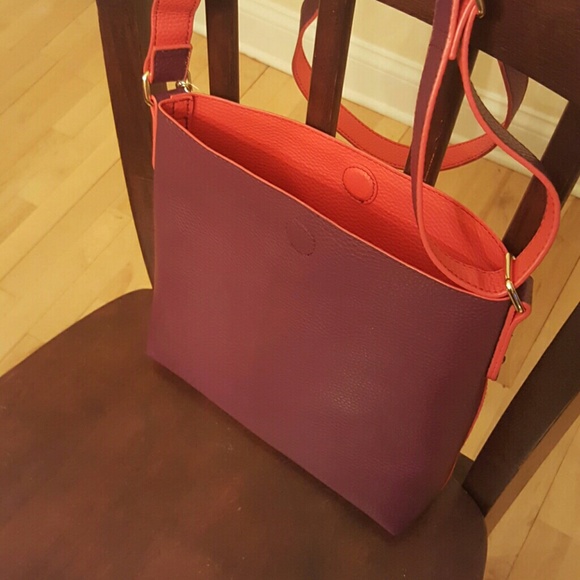 NWT Rosetti Cross Body Purse - Red/Plum - Picture 3 of 5