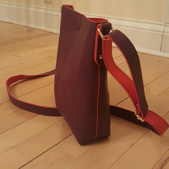 NWT Rosetti Cross Body Purse - Red/Plum - Picture 4 of 5