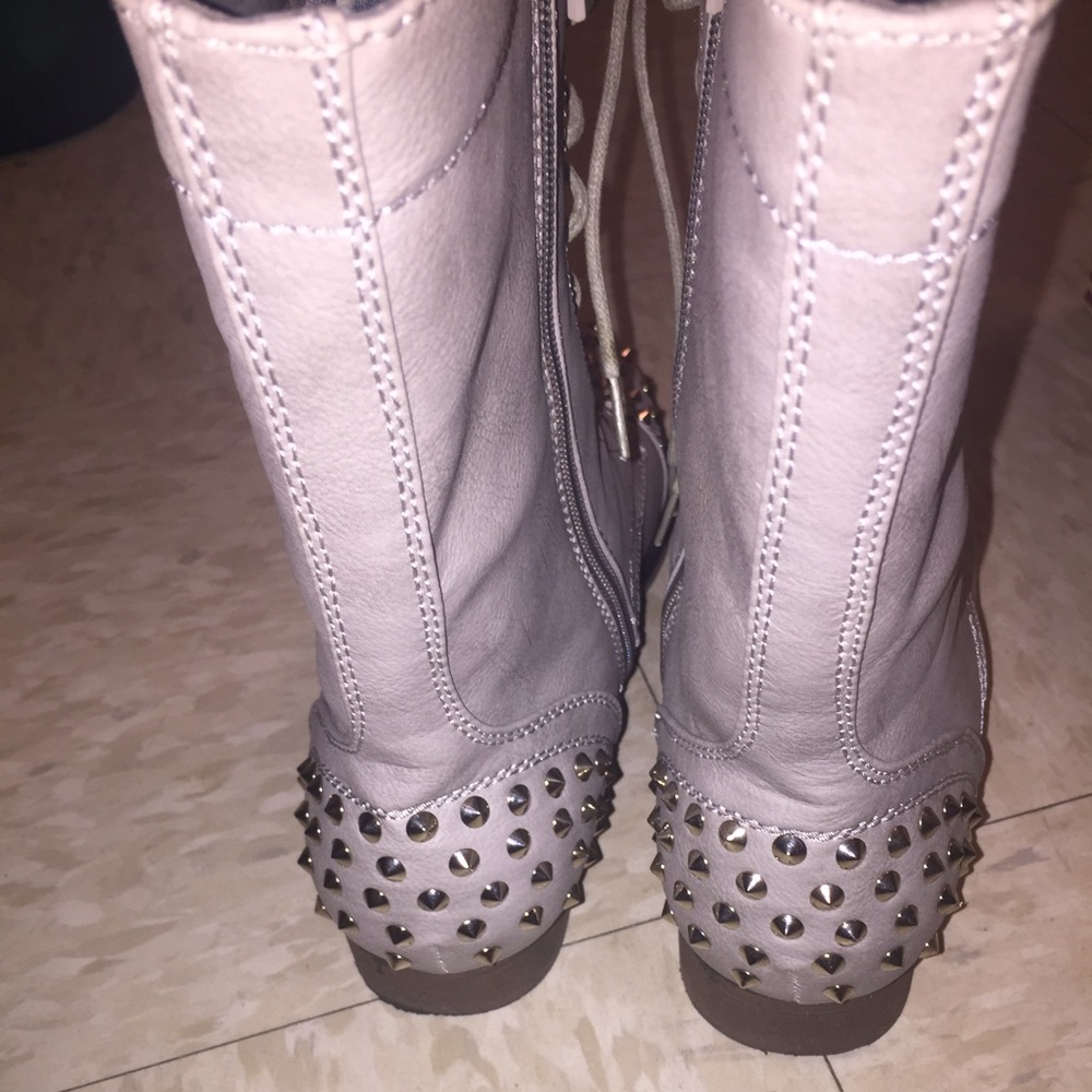 Boots - Picture 3 of 3