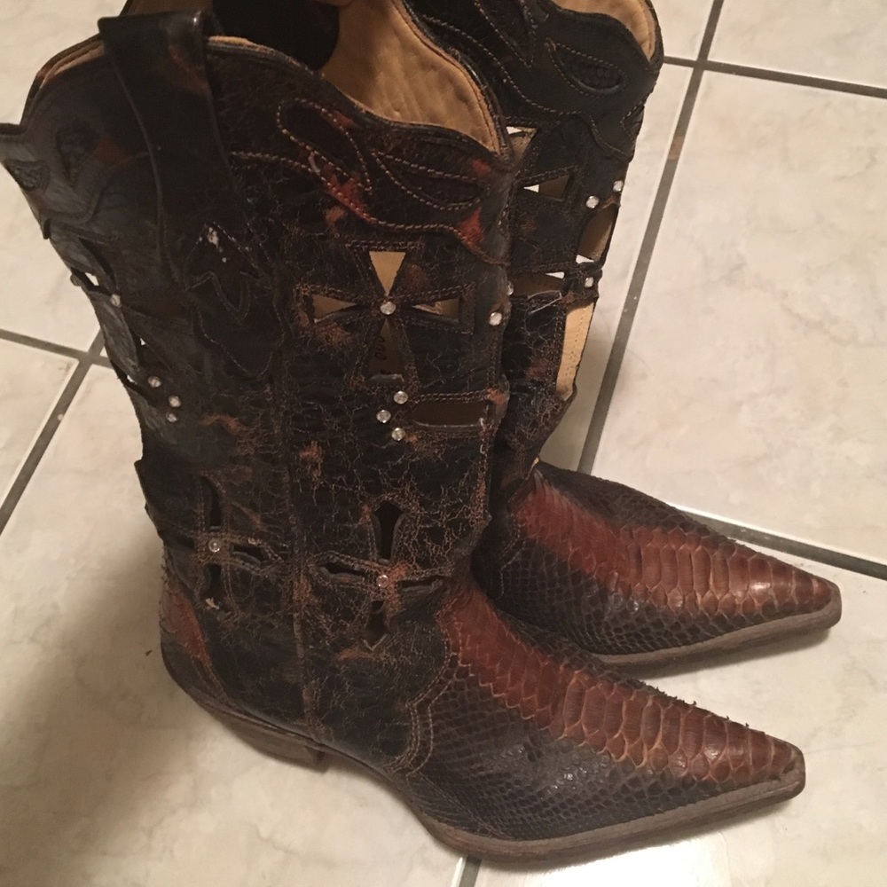 Corral boots
