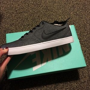 BRAND NEW GRAY NIKES