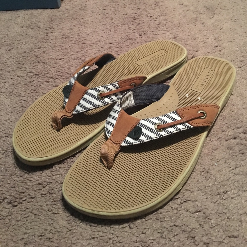 Sperry Top-Sider flops