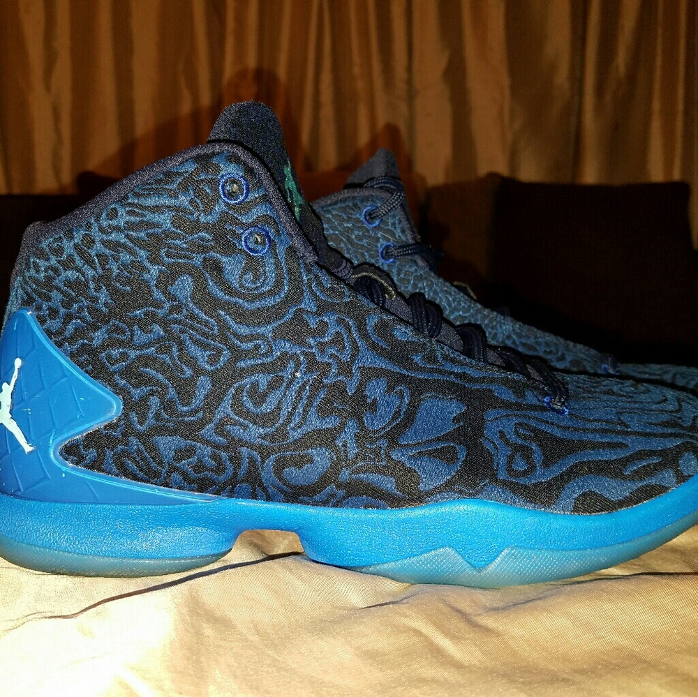 Size 9.5 mens Jordans Super Fly
