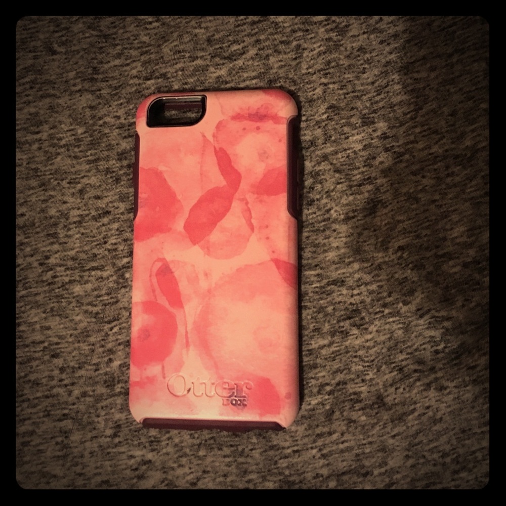 Purple and pink iPhone 6/6s phone case.