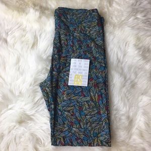 Feathers Lularoe leggings