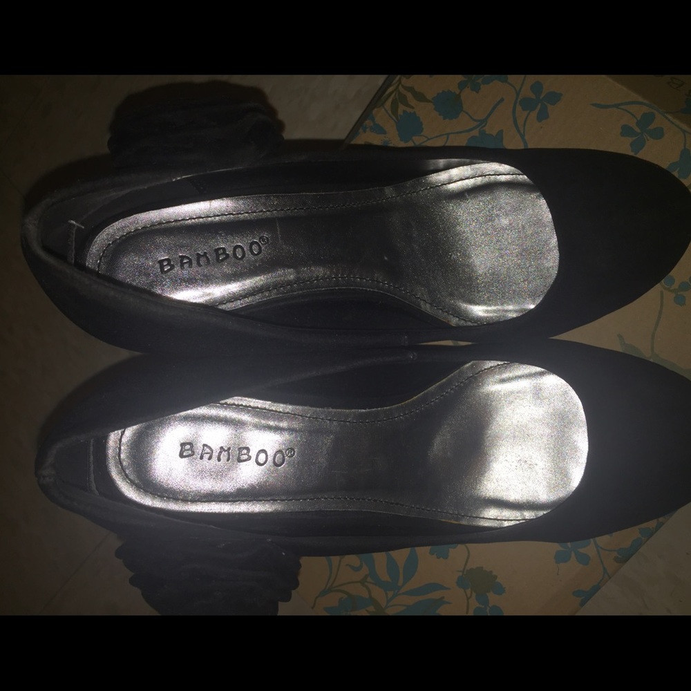 Heels - Picture 2 of 2
