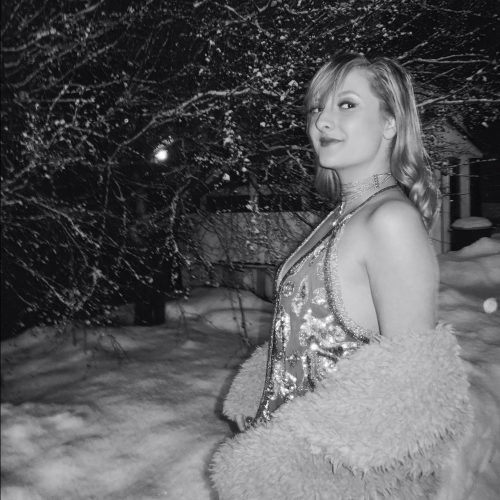 Meet your Posher, Chloe