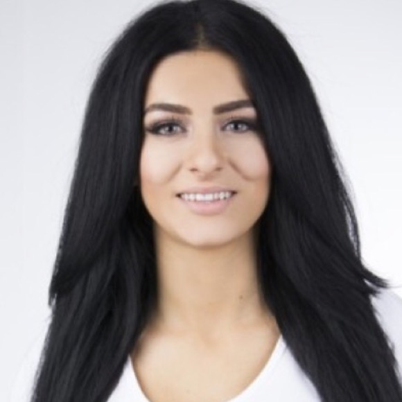 220 Gram Jet Black Extensions 16 Inches - Picture 2 of 2