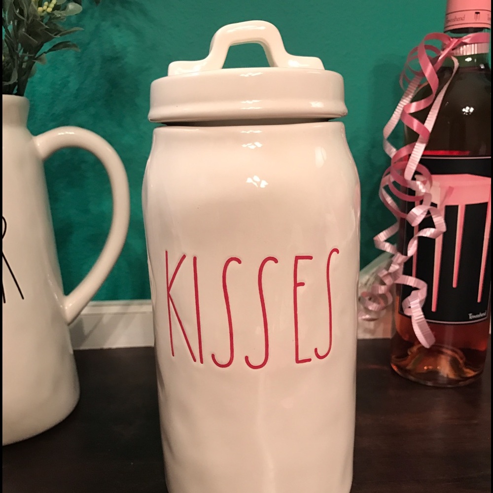 Rae Dunn Kisses Canister