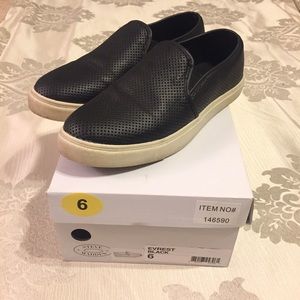 Steve Madden Slip On Sneakers Sz 6