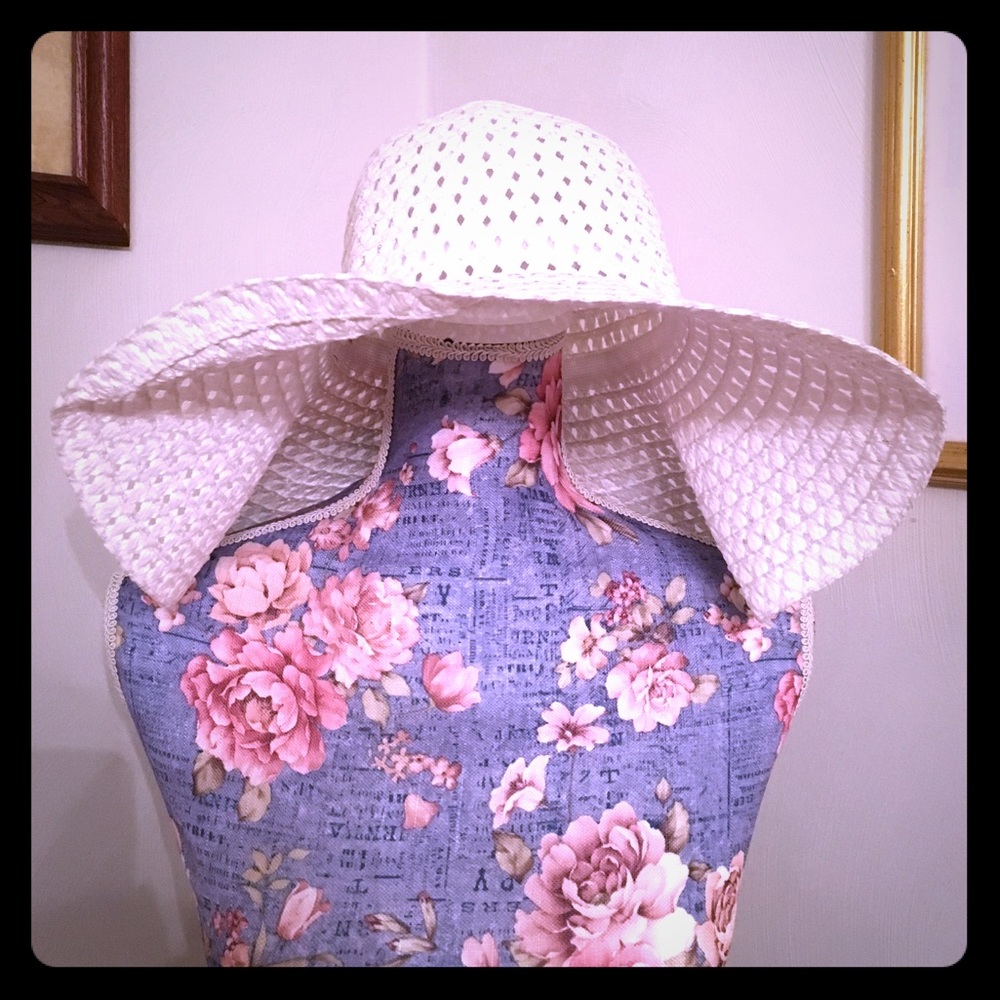 Classic & Sexy Sun Hat 💋