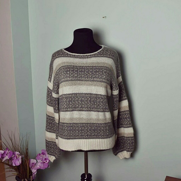 Tops - Beautiful Grey & Gold Detailed Top