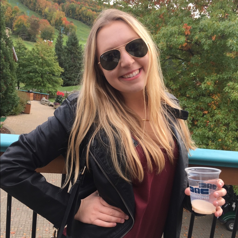 Meet your Posher, Emily