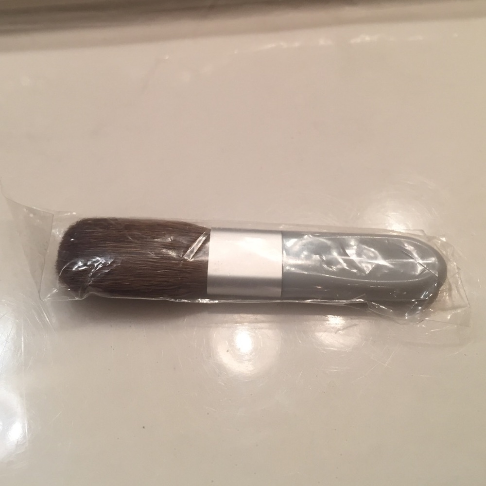 Mary Kay Cheek brush