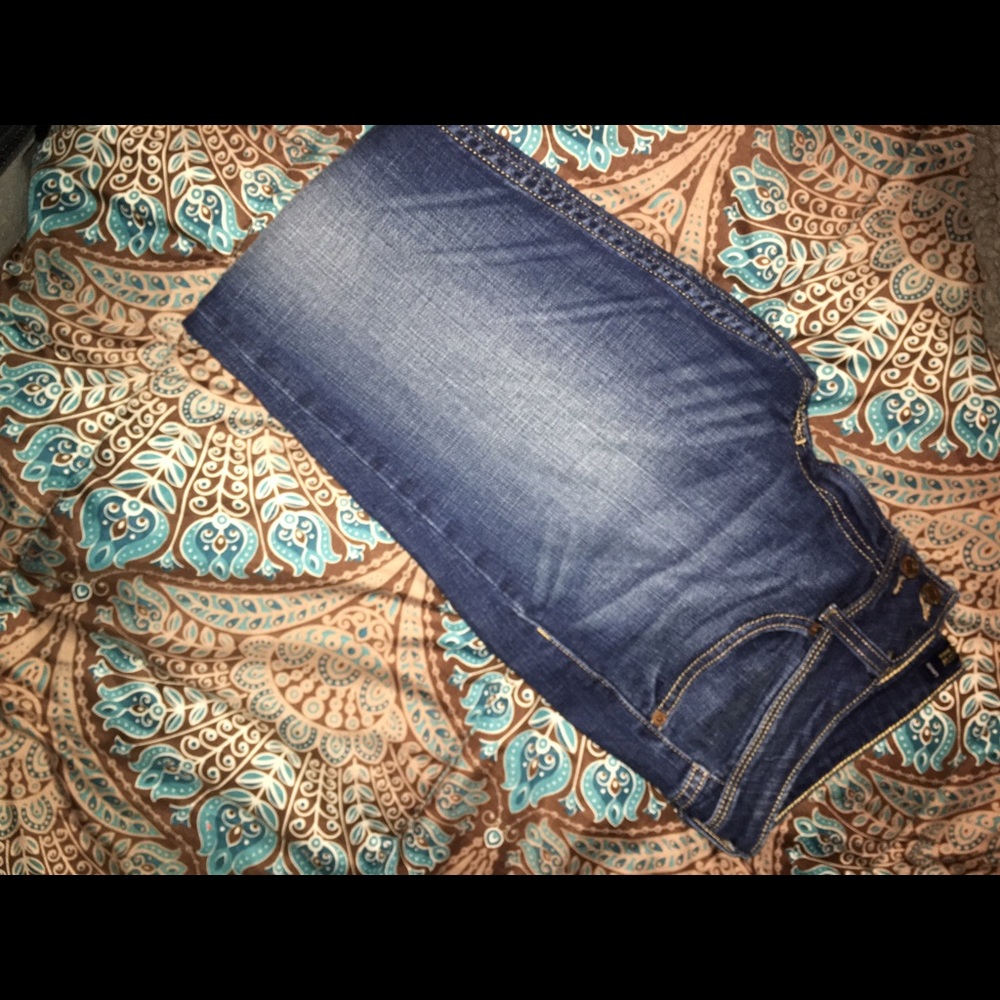 sold!!!524 Dark blue wash Levi's skinny jean - Picture 3 of 8